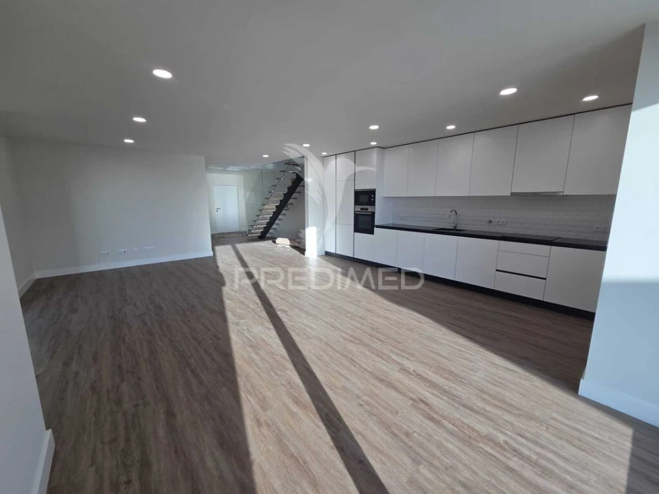 Moradia T4 para Venda em Aradas Foto 7