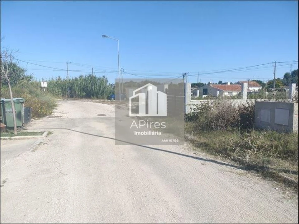 Terreno para Venda em Caparica e Trafaria Foto 2