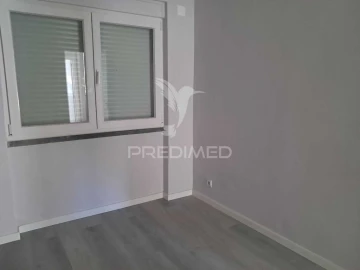 Apartamento T2 para Venda em Benfica