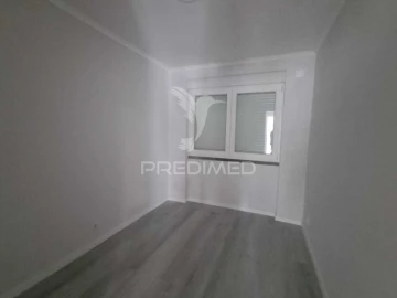 Apartamento T2 para Venda em Benfica