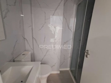Apartamento T2 para Venda em Benfica