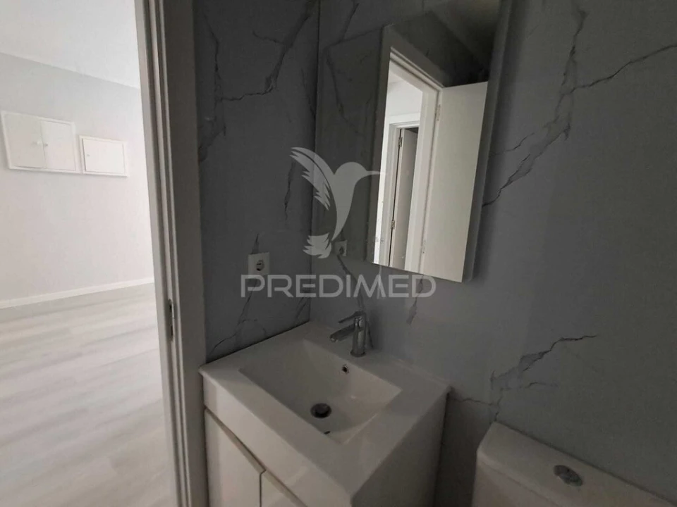 Apartamento T2 para Venda em Benfica Foto 13