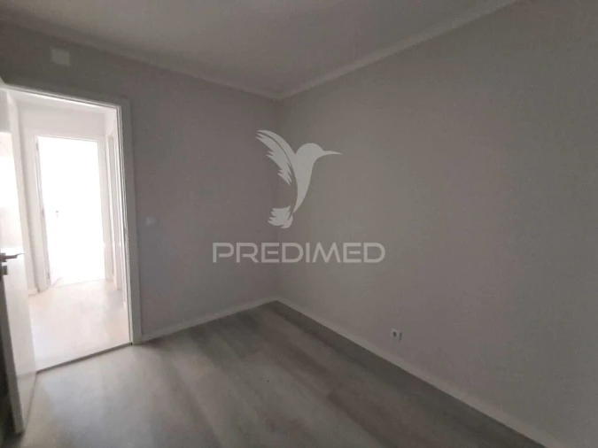 Apartamento T2 para Venda em Benfica Foto 7