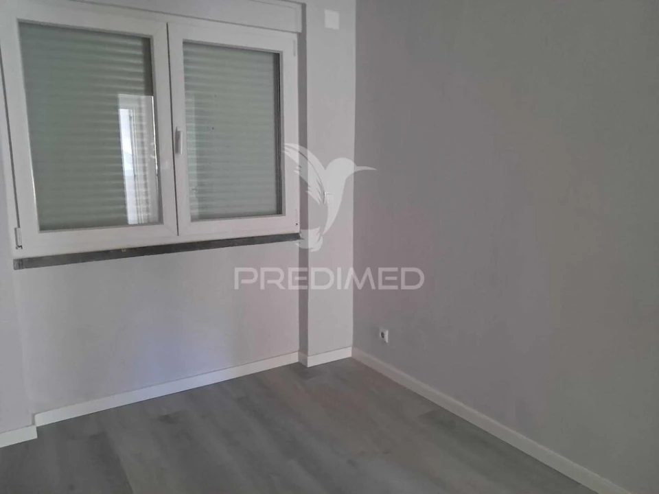 Apartamento T2 para Venda em Benfica Foto 6