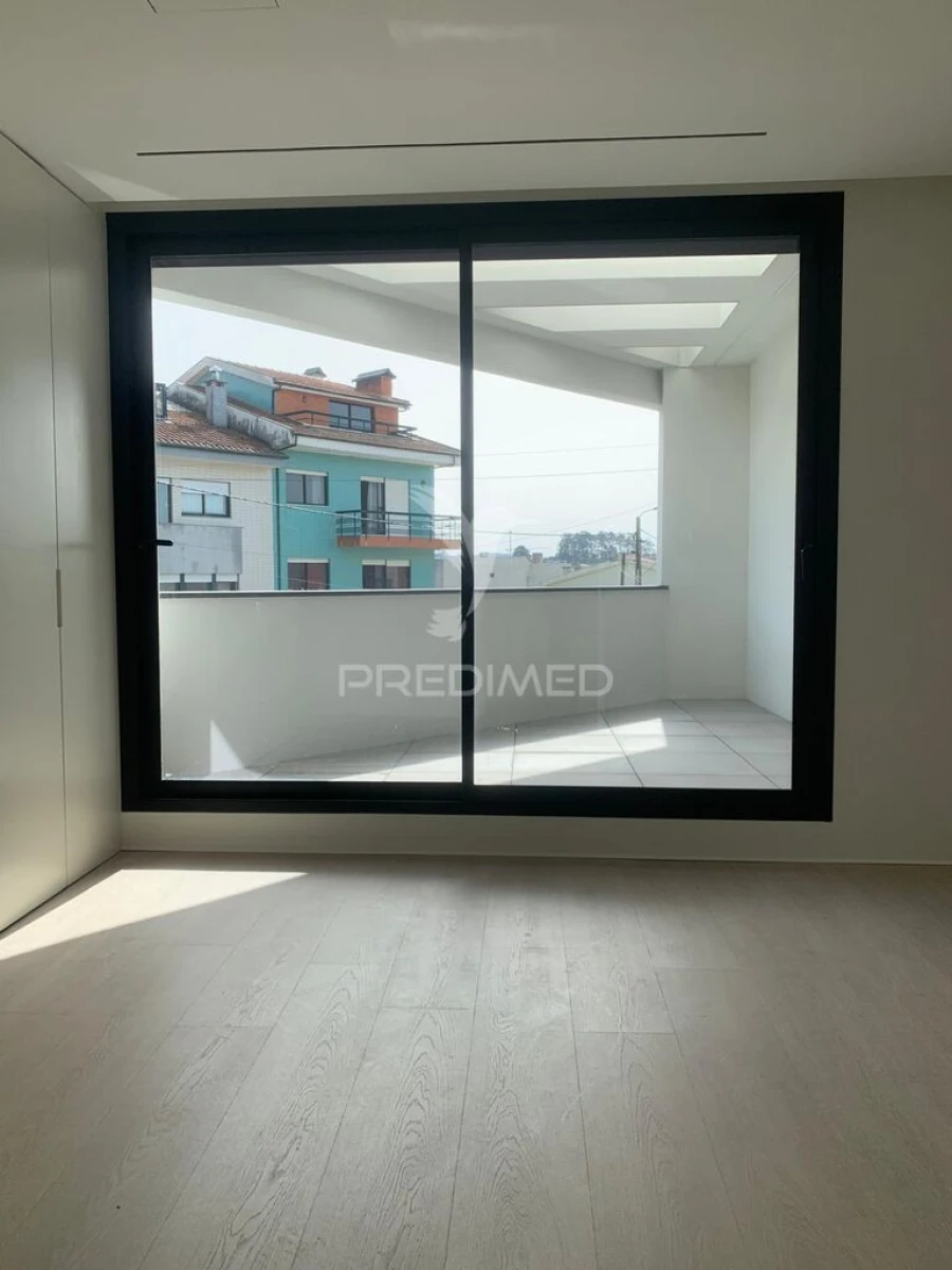 Moradia T3 para Venda em Madalena Foto 20