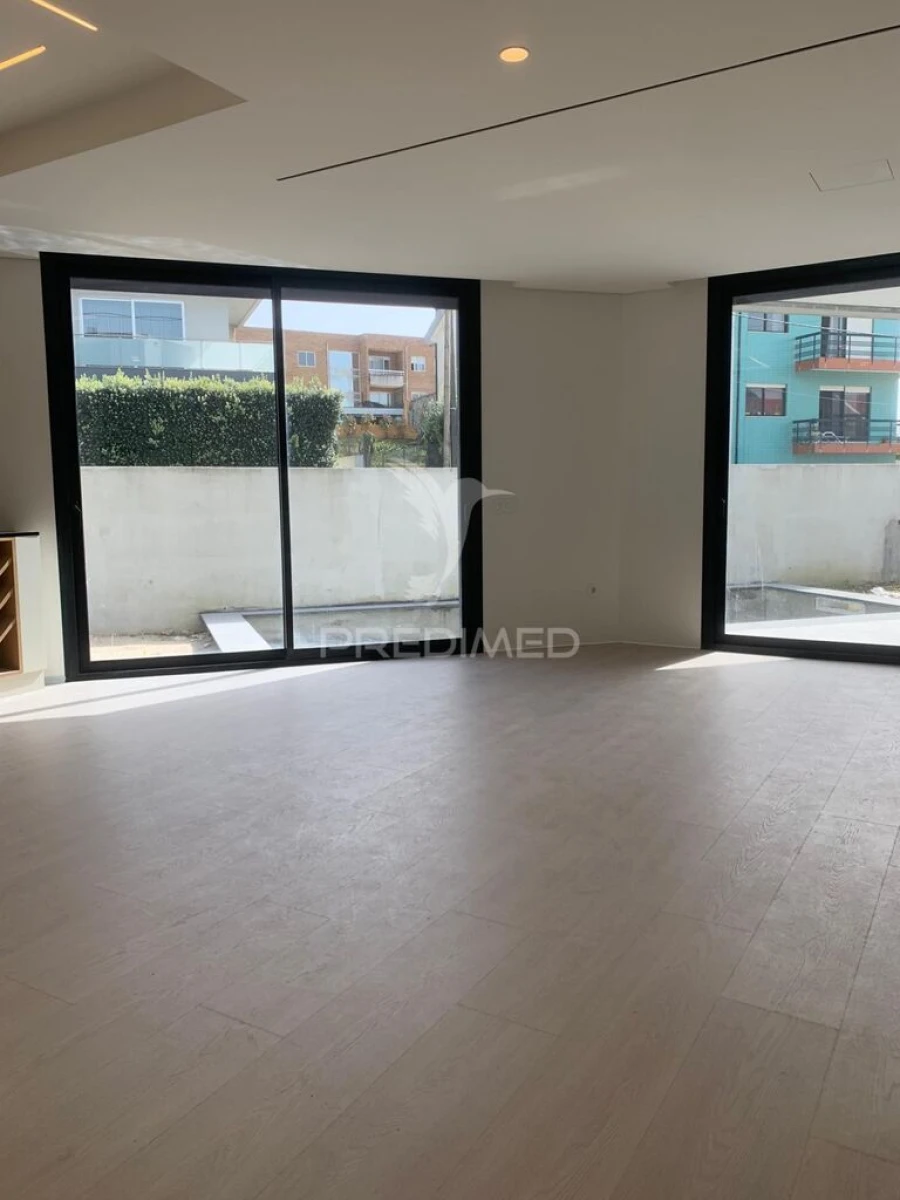 Moradia T3 para Venda em Madalena Foto 18