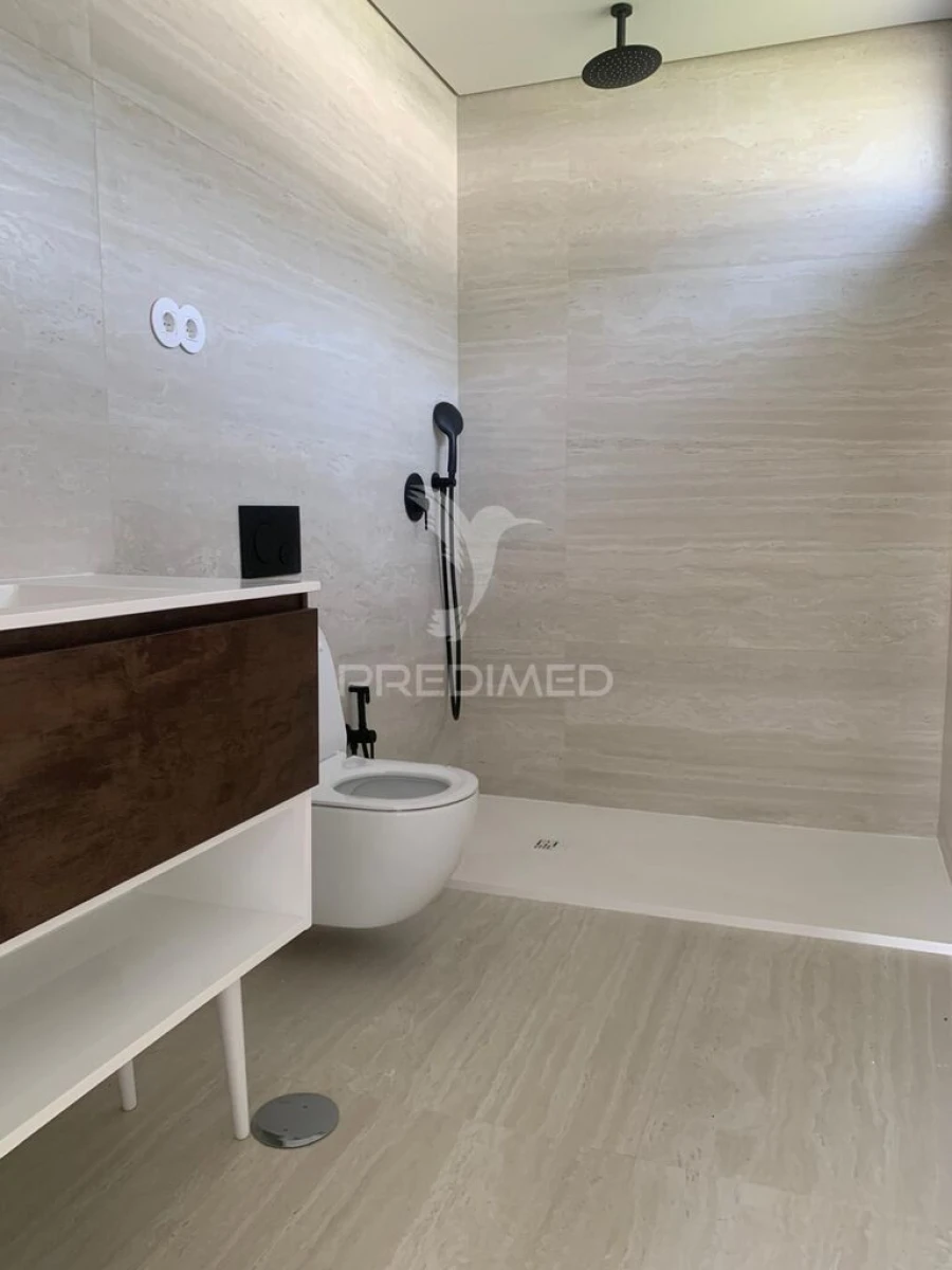 Moradia T3 para Venda em Madalena Foto 12