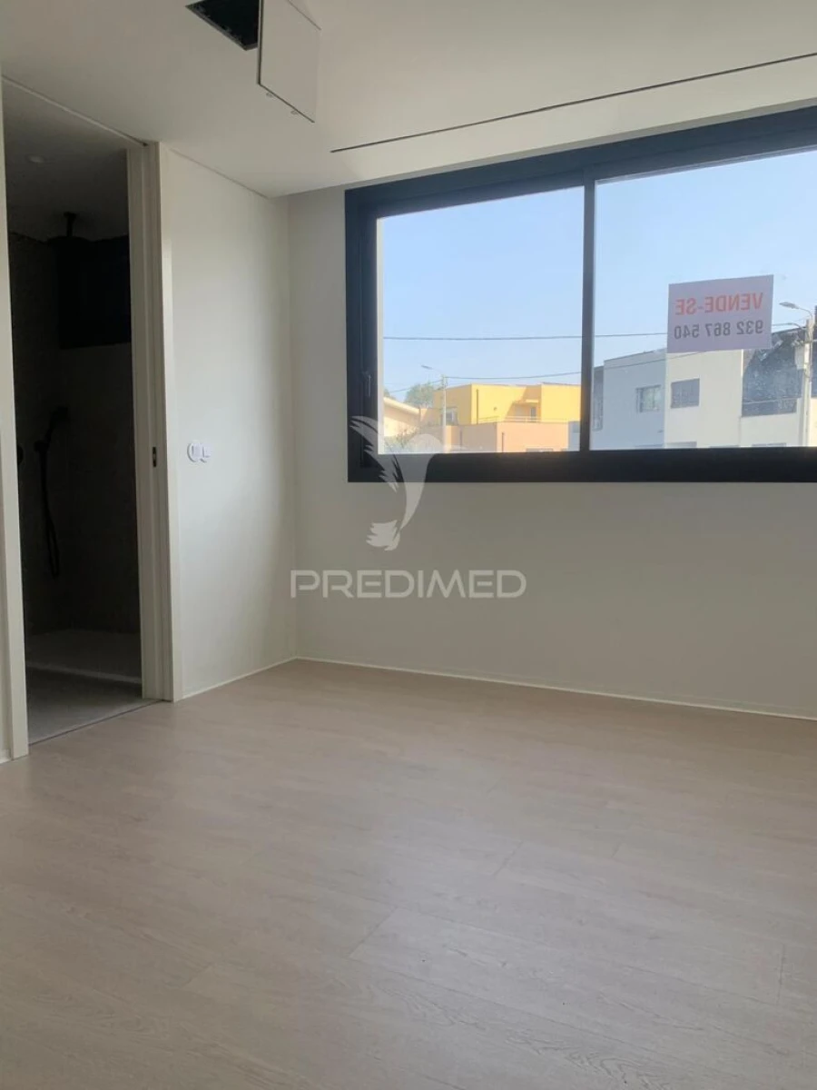 Moradia T3 para Venda em Madalena Foto 6