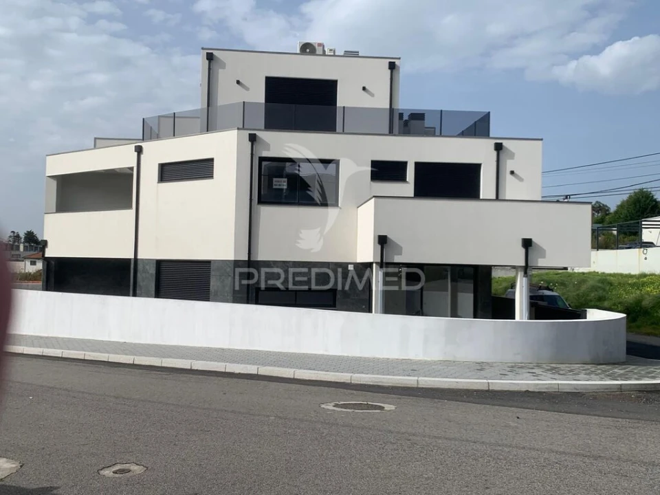 Moradia T3 para Venda em Madalena Foto 1