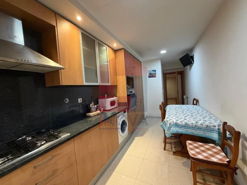 Apartamento T3 para Venda em Vila Verde e Barbudo Foto 2