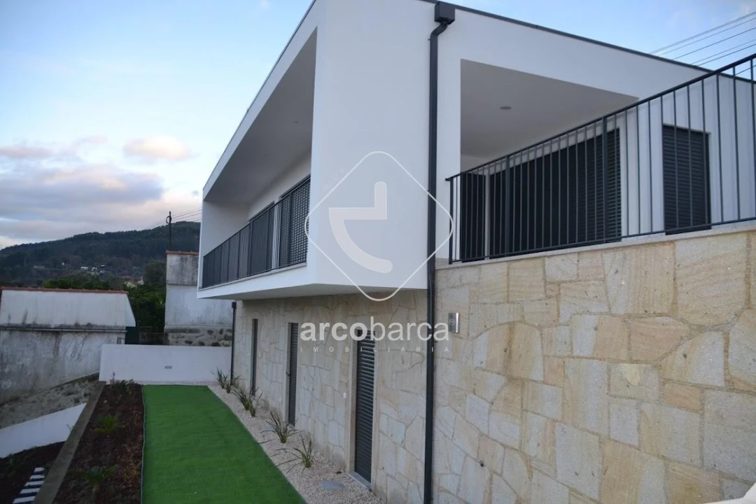 Moradia T3 para Venda em Ribeira Foto 25