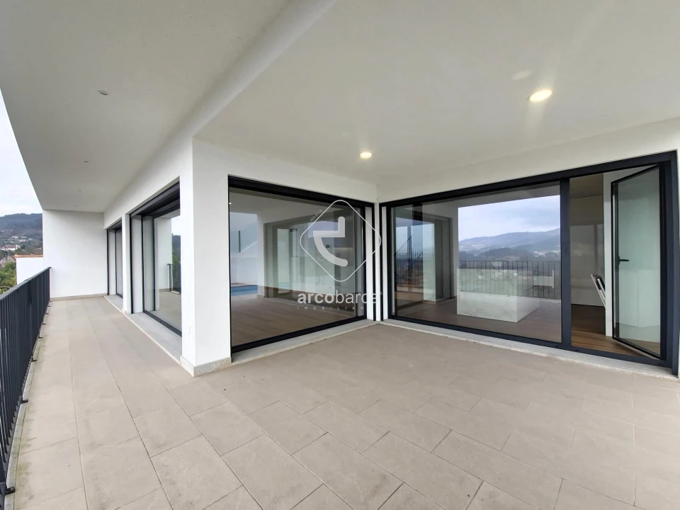 Moradia T3 para Venda em Ribeira Foto 2