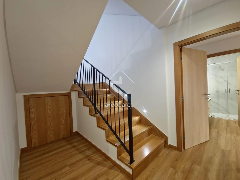 Moradia T3 para Venda em Ribeira Foto 6