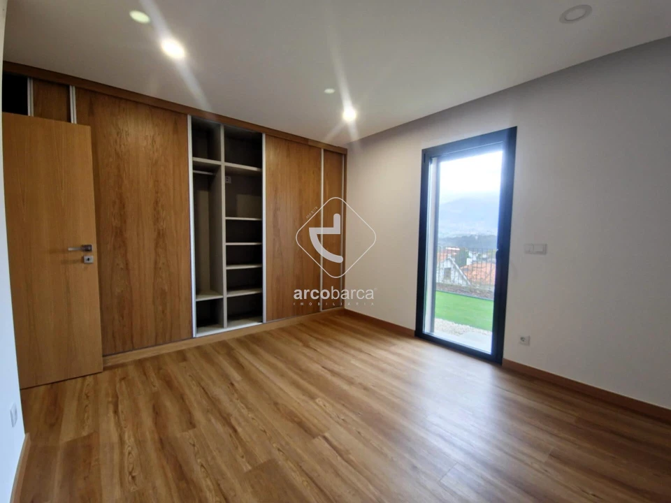 Moradia T3 para Venda em Ribeira Foto 14