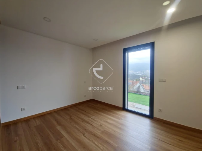 Moradia T3 para Venda em Ribeira Foto 15