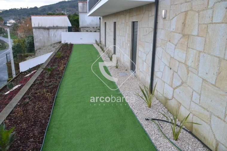 Moradia T3 para Venda em Ribeira Foto 33