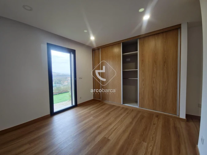 Moradia T3 para Venda em Ribeira Foto 8