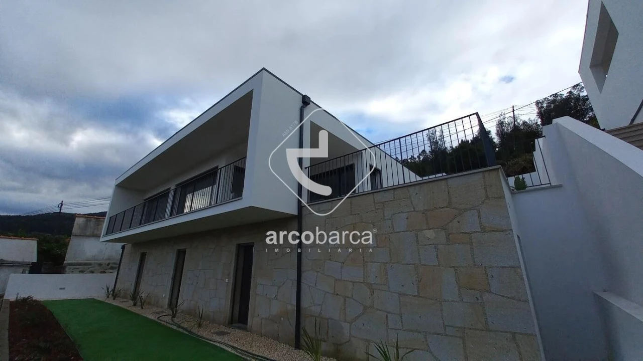 Moradia T3 para Venda em Ribeira Foto 27