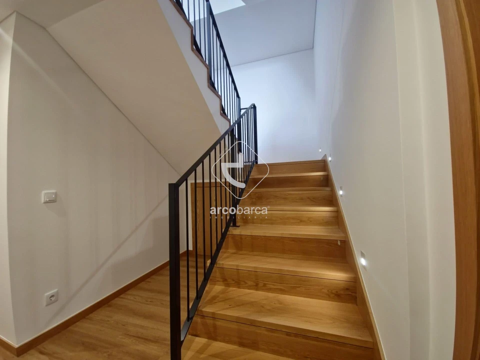 Moradia T3 para Venda em Ribeira Foto 13