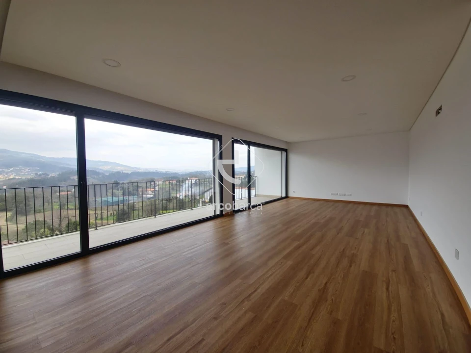 Moradia T3 para Venda em Ribeira Foto 3