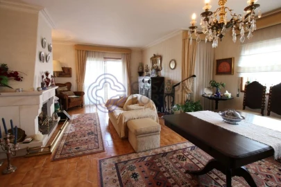 Apartamento T4 para Venda em Paranhos