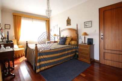 Apartamento T4 para Venda em Paranhos
