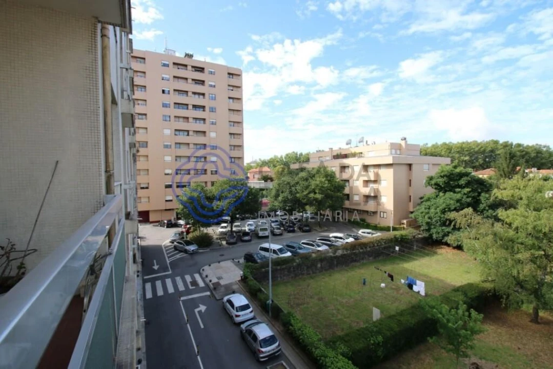 Apartamento T4 para Venda em Paranhos Foto 3