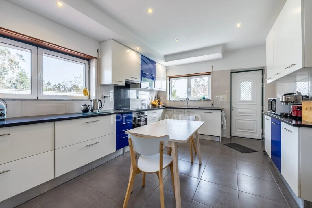 Moradia T3 para Venda em Cela Foto 11