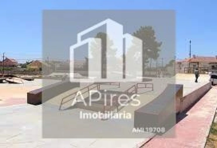 Moradia T4 para Venda em Fernao Ferro Foto 25