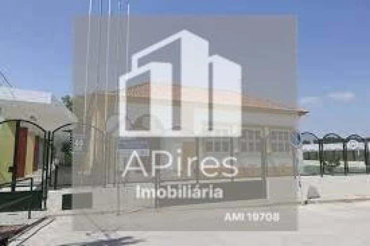 Moradia T4 para Venda em Fernao Ferro Foto 23