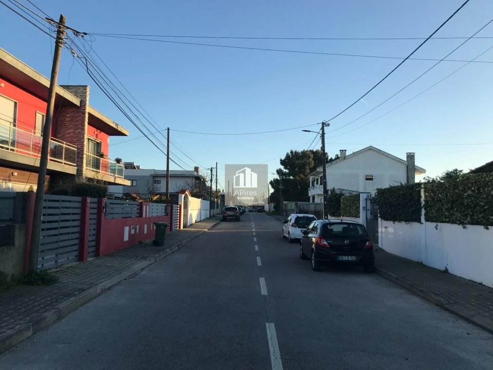 Moradia T4 para Venda em Fernao Ferro Foto 4