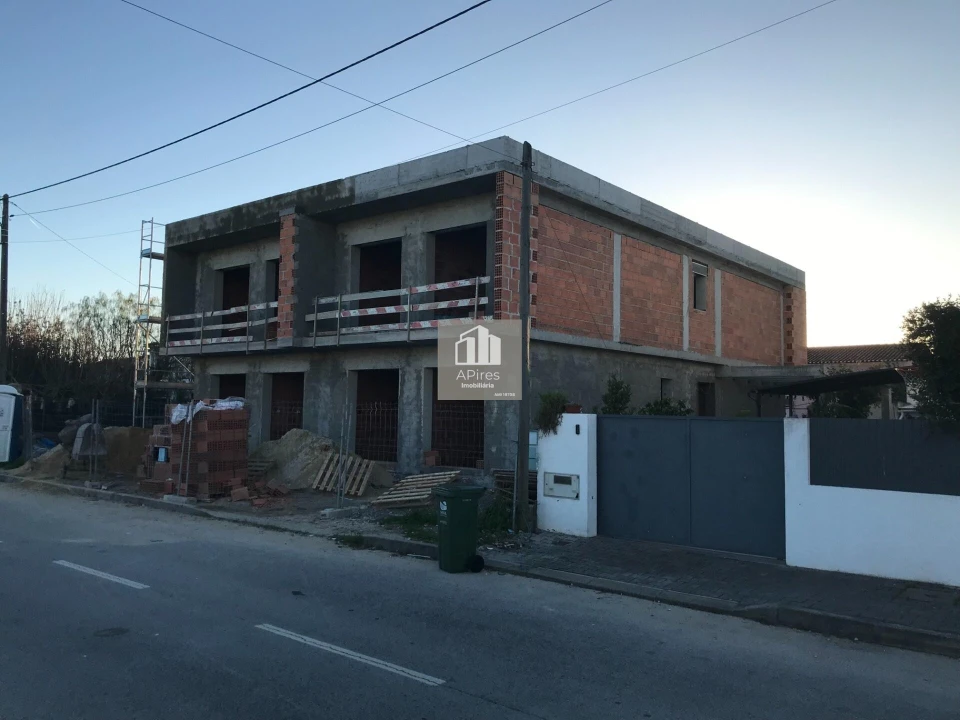 Moradia T4 para Venda em Fernao Ferro Foto 2