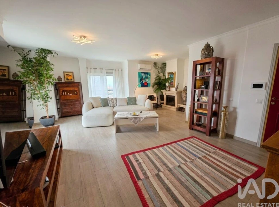 Apartamento T4 para Venda em Faro (Sé e São Pedro) Foto 1