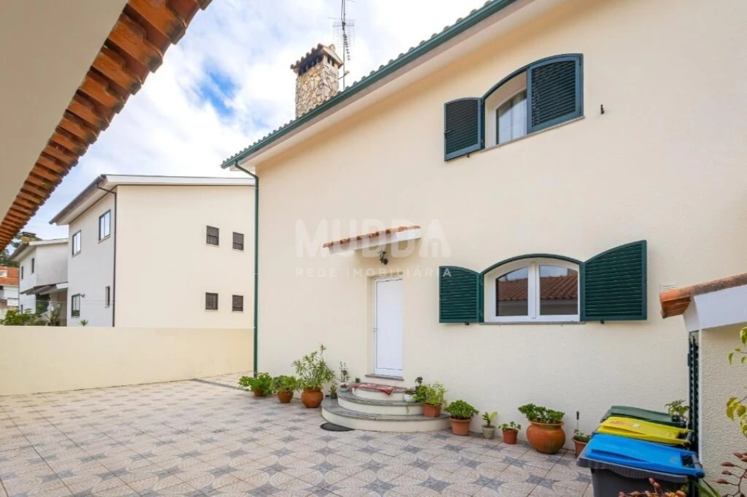 Moradia T4 para Venda em Esgueira Foto 2