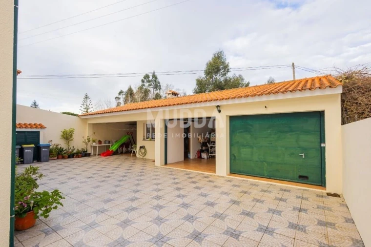 Moradia T4 para Venda em Esgueira Foto 3