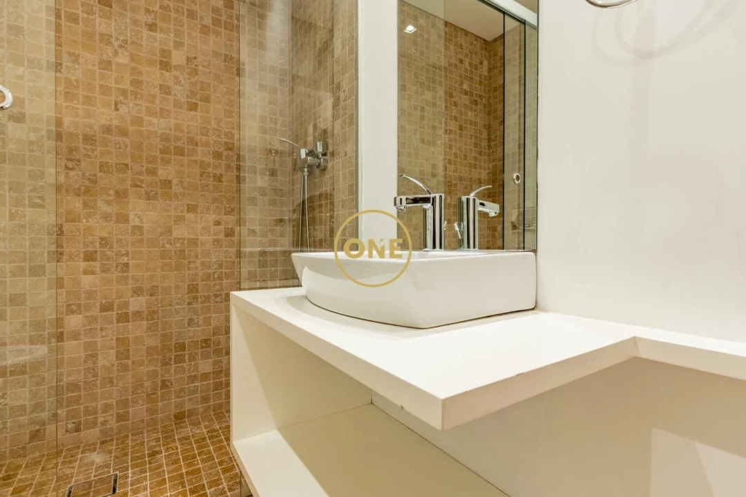 Apartamento T4 para Venda em Santo Antonio dos Olivais Foto 20