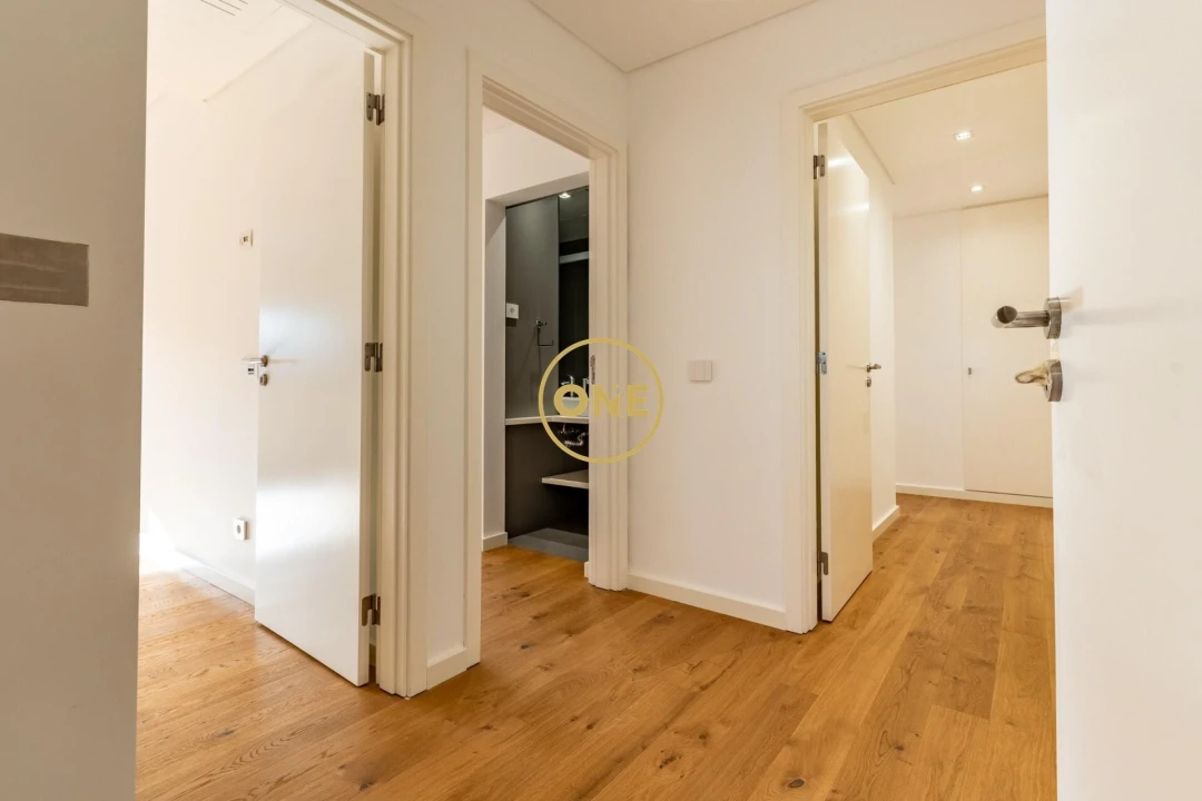 Apartamento T4 para Venda em Santo Antonio dos Olivais Foto 17