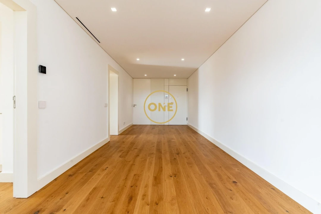 Apartamento T4 para Venda em Santo Antonio dos Olivais Foto 7