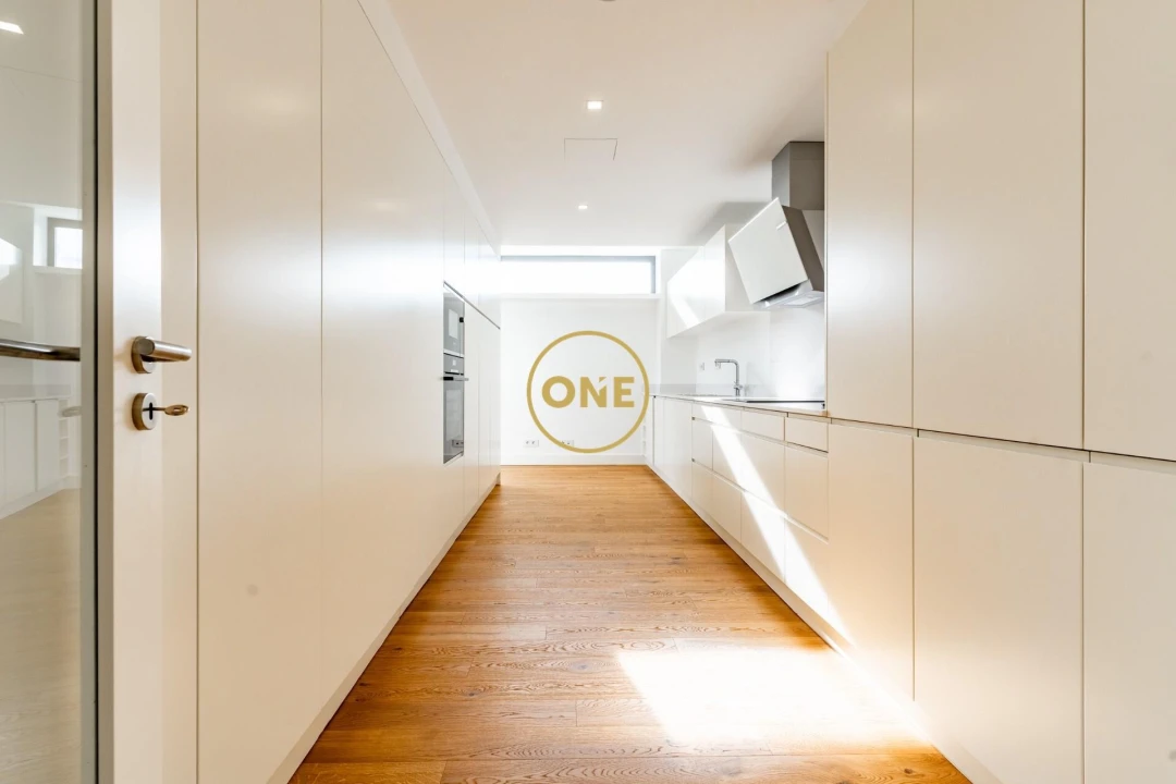 Apartamento T4 para Venda em Santo Antonio dos Olivais Foto 8