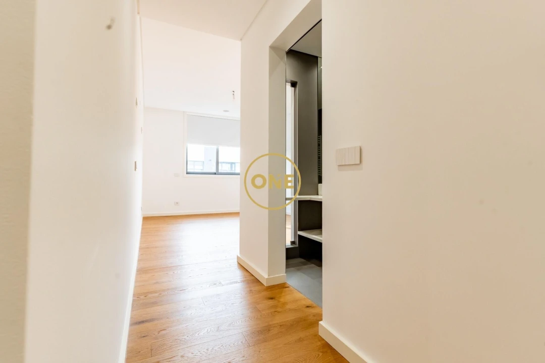 Apartamento T4 para Venda em Santo Antonio dos Olivais Foto 29