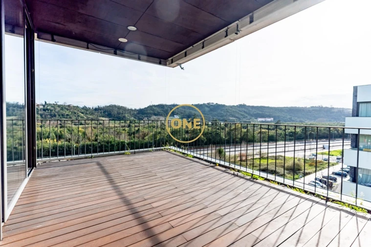 Apartamento T4 para Venda em Santo Antonio dos Olivais Foto 2