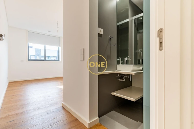 Apartamento T4 para Venda em Santo Antonio dos Olivais Foto 22