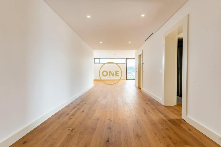 Apartamento T4 para Venda em Santo Antonio dos Olivais Foto 6