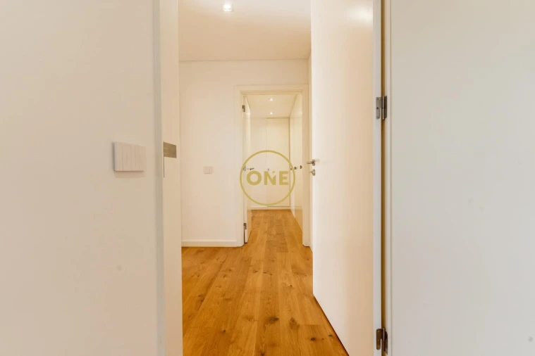 Apartamento T4 para Venda em Santo Antonio dos Olivais Foto 16