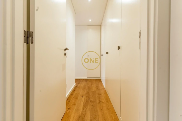 Apartamento T4 para Venda em Santo Antonio dos Olivais Foto 28