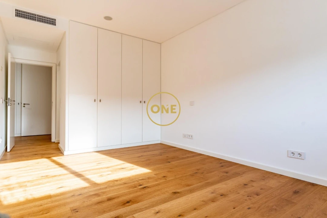 Apartamento T4 para Venda em Santo Antonio dos Olivais Foto 21