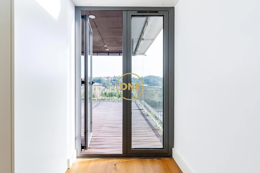 Apartamento T4 para Venda em Santo Antonio dos Olivais Foto 13