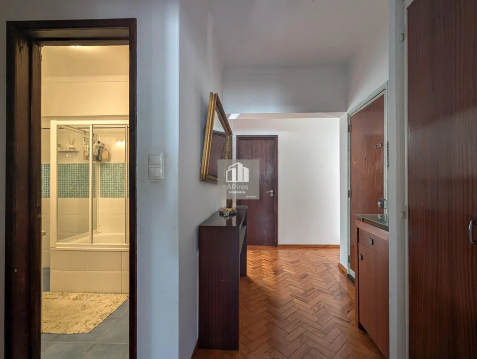 Apartamento T3 para Venda em Almada, Cova da Piedade, Pragal e Cacilhas Foto 1