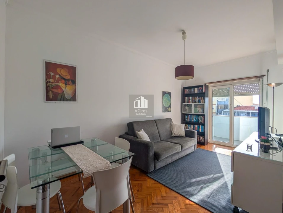 Apartamento T3 para Venda em Almada, Cova da Piedade, Pragal e Cacilhas Foto 2