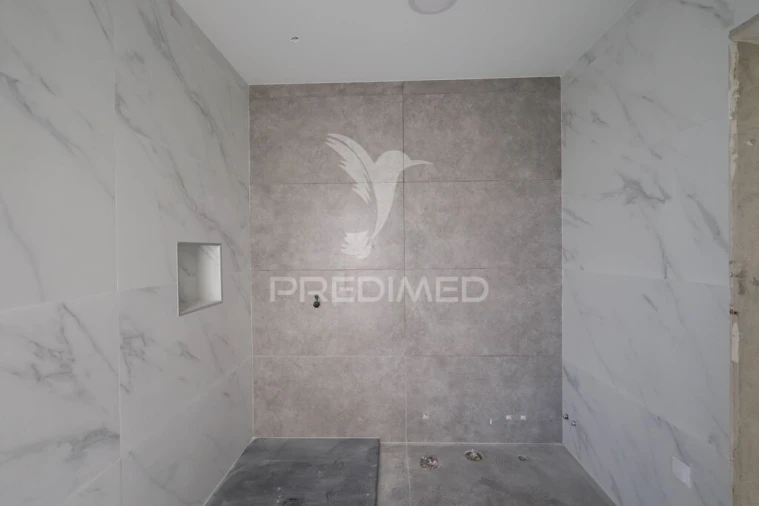 Moradia T5 para Venda em Nossa Sra de Fatima Foto 13